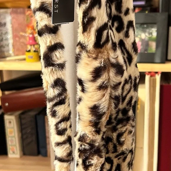Parkhurst Animal Print Faux Fur Scarf - Picture 2 of 5